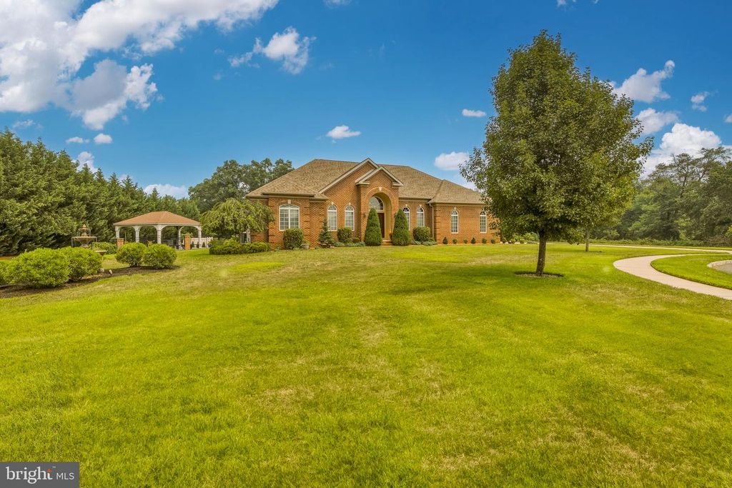 1750 FERRARI DR, Vineland, NJ 08361