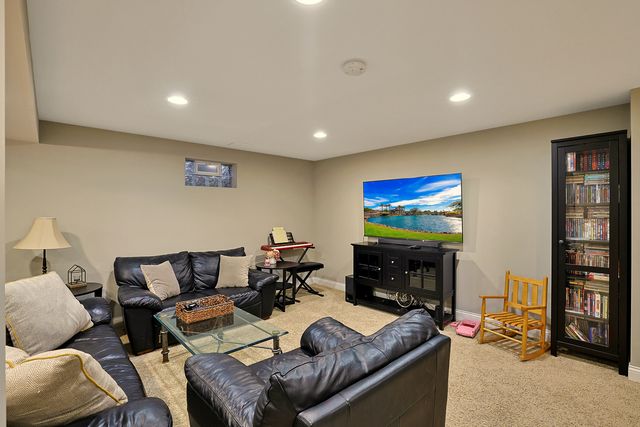 562 Revere Avenue, Westmont, IL 60559