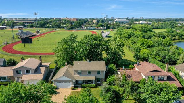 562 Revere Avenue, Westmont, IL 60559