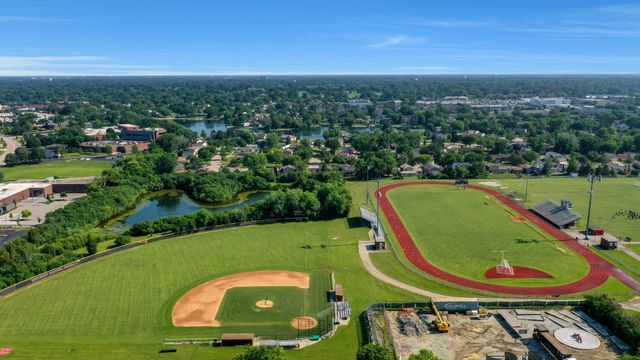 562 Revere Avenue, Westmont, IL 60559