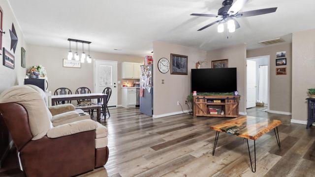 8305 County Road 5110, West Plains, MO 65775