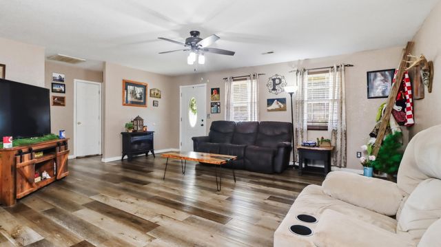 8305 County Road 5110, West Plains, MO 65775