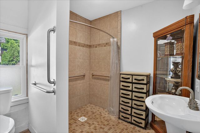 728 W Hanover Street, Marshall, MI 49068