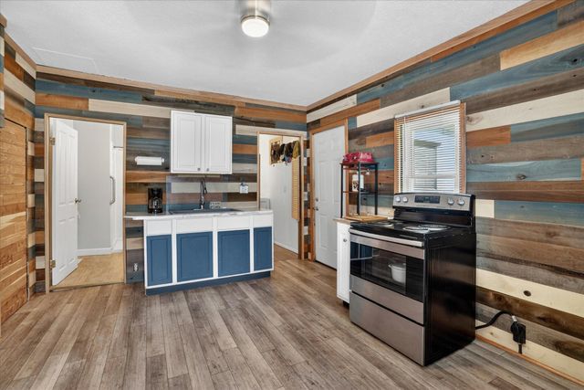 728 W Hanover Street, Marshall, MI 49068