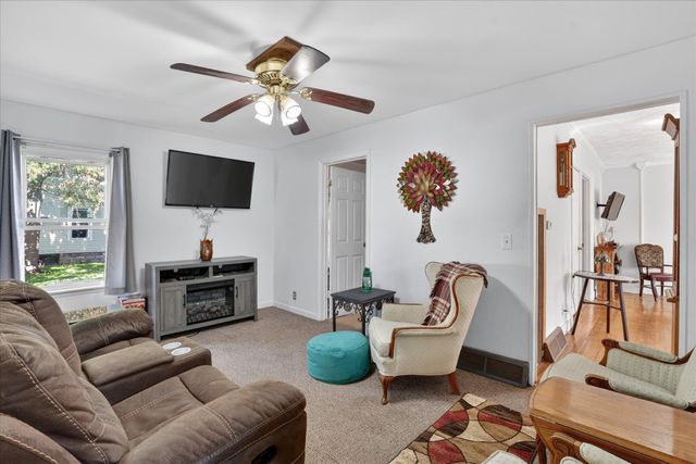 728 W Hanover Street, Marshall, MI 49068