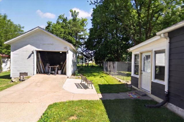 728 W Hanover Street, Marshall, MI 49068