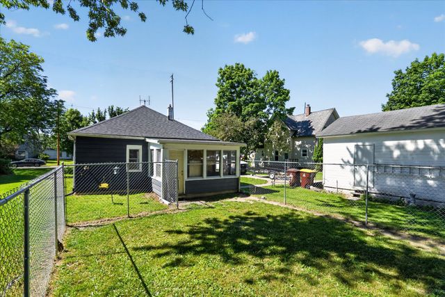 728 W Hanover Street, Marshall, MI 49068