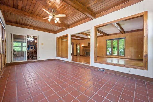 18208 E Hubach Hill Road, Pleasant Hill, MO 64080