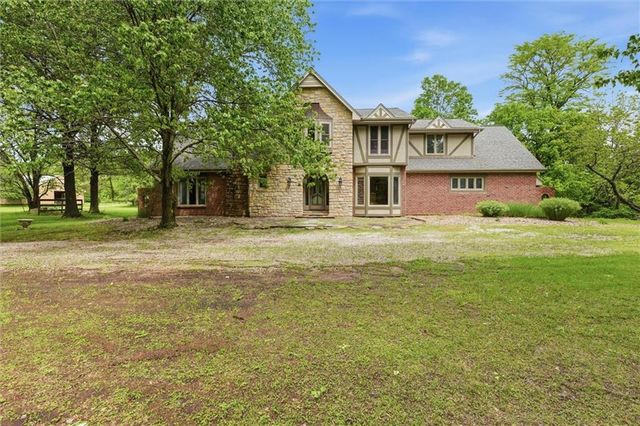 18208 E Hubach Hill Road, Pleasant Hill, MO 64080