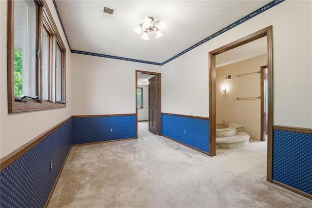 18208 E Hubach Hill Road, Pleasant Hill, MO 64080