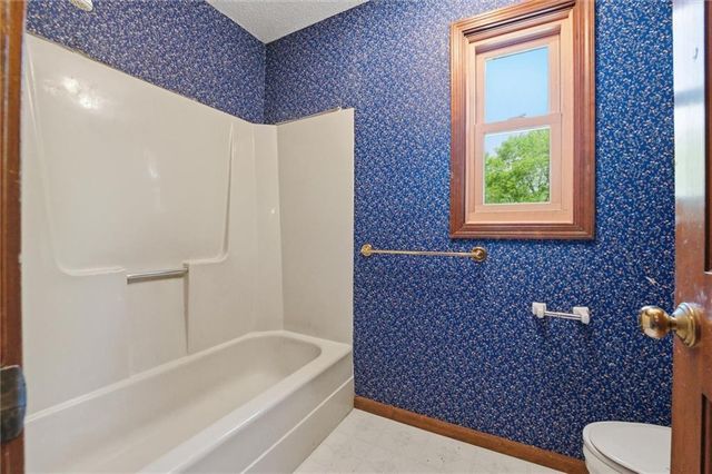 18208 E Hubach Hill Road, Pleasant Hill, MO 64080