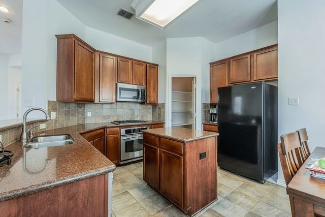 100 Lansdale Drive, Mckinney, TX 75072