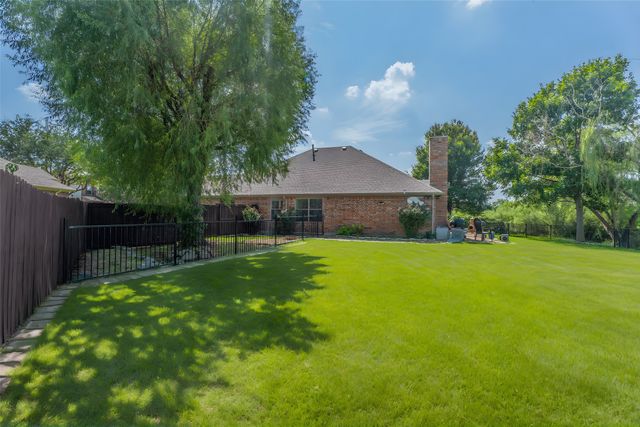 100 Lansdale Drive, Mckinney, TX 75072