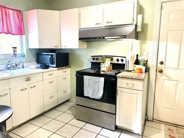 909 NE 14TH AVENUE, Ocala, FL 34470