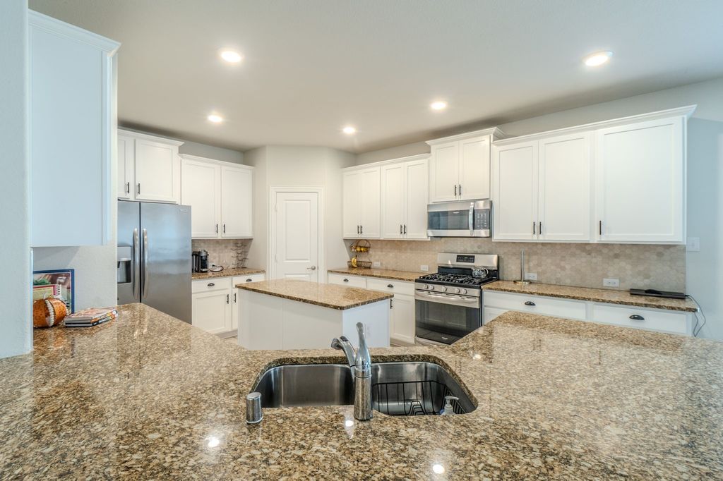 10808 Blaze Street, Aubrey, TX 76227 — photo 5