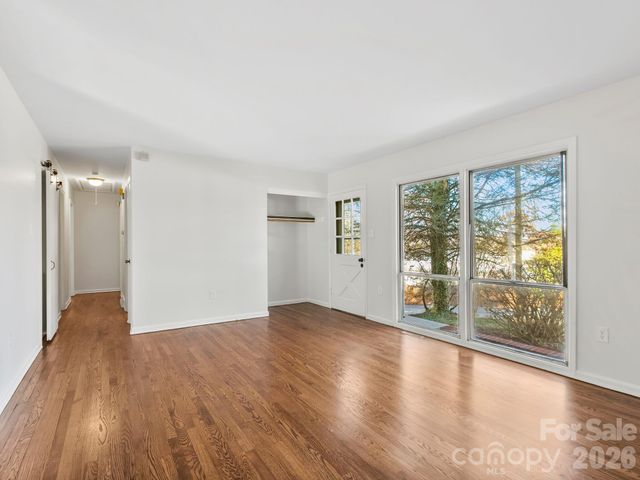 51 West Chapel Road, Asheville, NC 28803