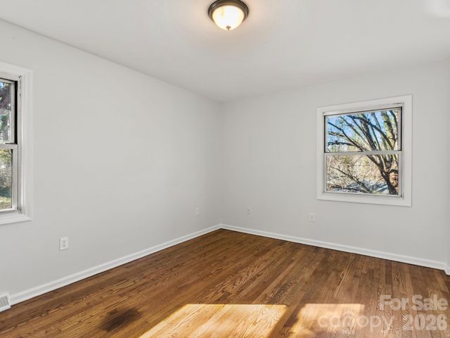 51 West Chapel Road, Asheville, NC 28803