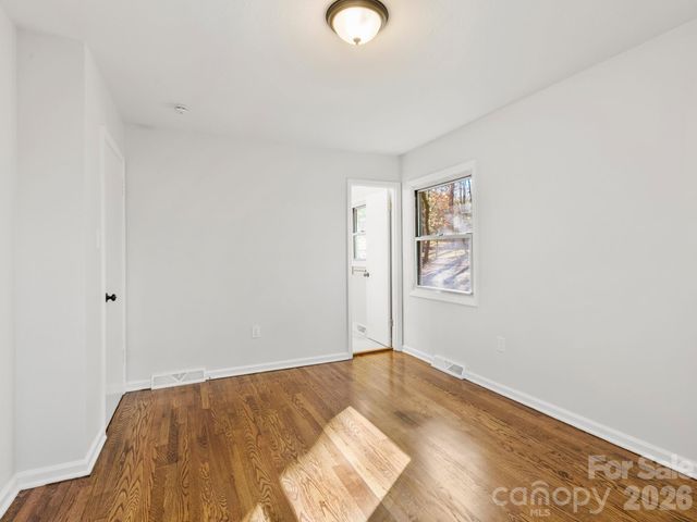 51 West Chapel Road, Asheville, NC 28803