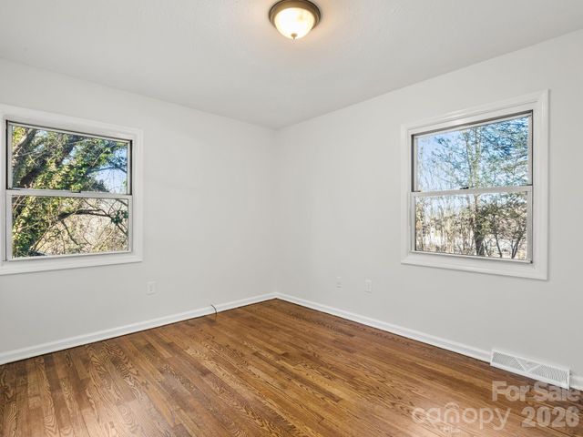 51 West Chapel Road, Asheville, NC 28803