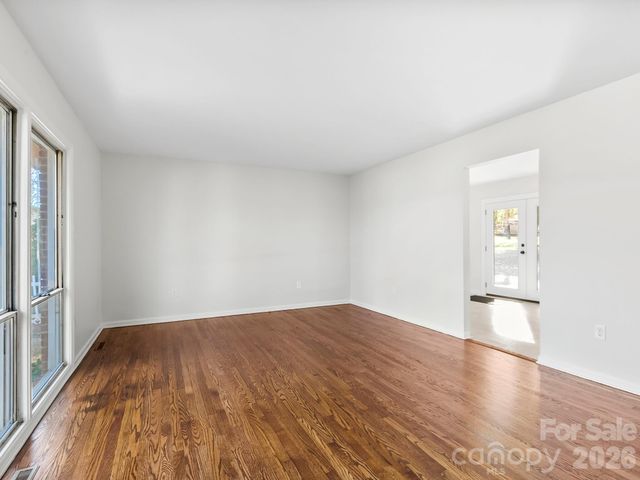 51 West Chapel Road, Asheville, NC 28803