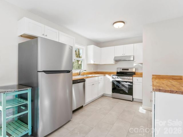 51 West Chapel Road, Asheville, NC 28803