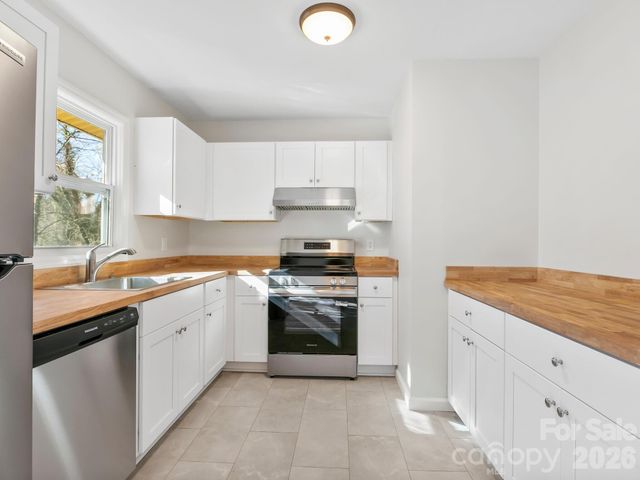 51 West Chapel Road, Asheville, NC 28803