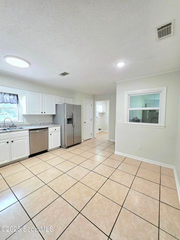 904 Orchard Lane, Waycross, GA 31501