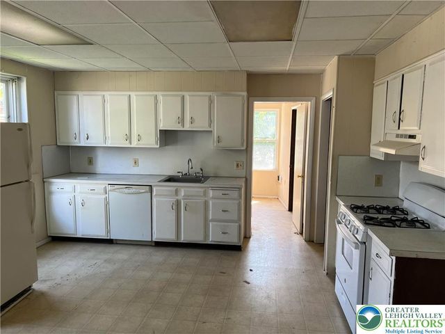 744 8th Avenue, Bethlehem City, PA 18018