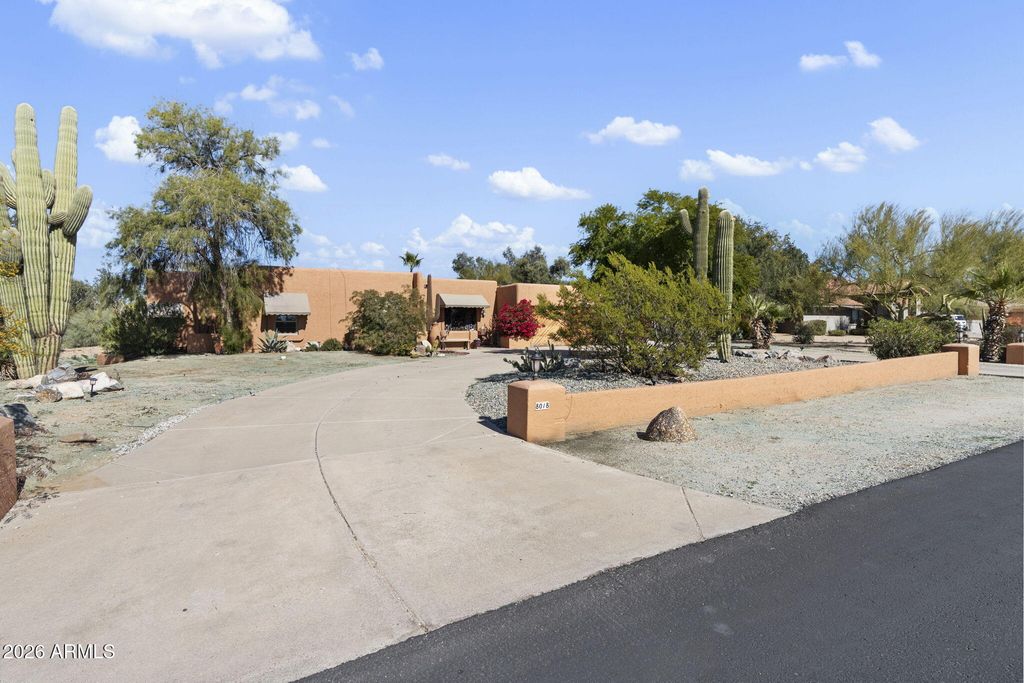 8018 E VISTA BONITA Drive, Scottsdale, AZ 85255 — photo 2