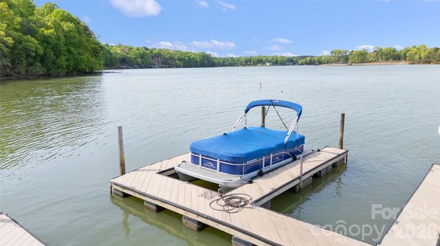 7340 Lakefront Drive 11, Charlotte, NC 28278