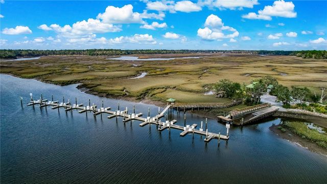 424 Misty Harbor Blvd, Woodbine, GA 31569