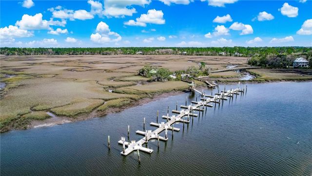 424 Misty Harbor Blvd, Woodbine, GA 31569