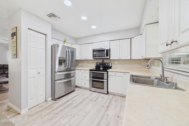 838 Cynthia Street SE, Palm Bay, FL 32909