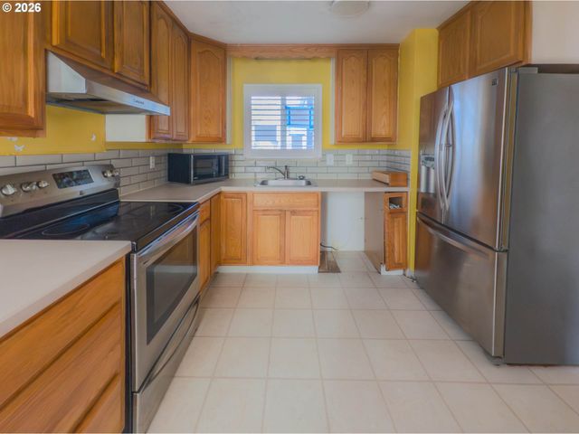 17610 Nw ROLLING HILL Ln, Beaverton, OR 97006