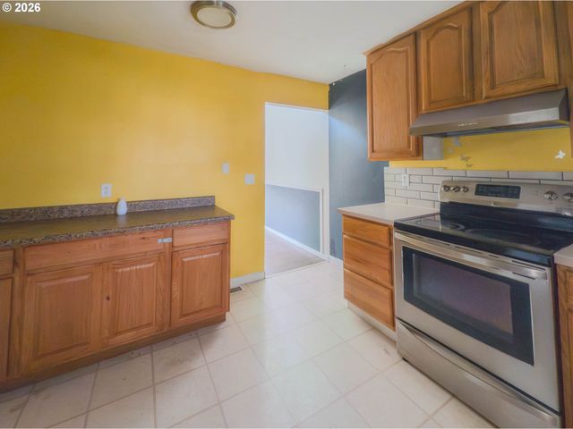 17610 Nw ROLLING HILL Ln, Beaverton, OR 97006