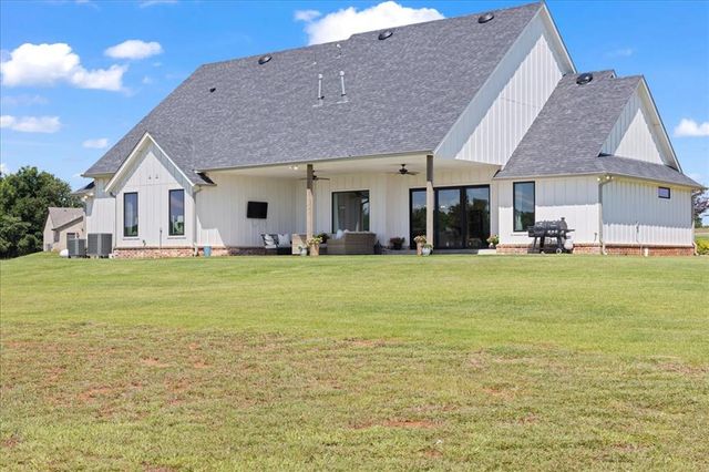 2548 S Sara Avenue, Blanchard, OK 73010