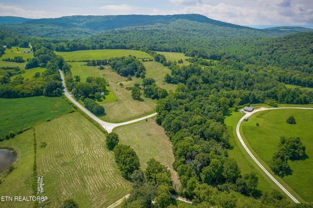 3908 Lost Creek Rd, Sparta, TN 38583