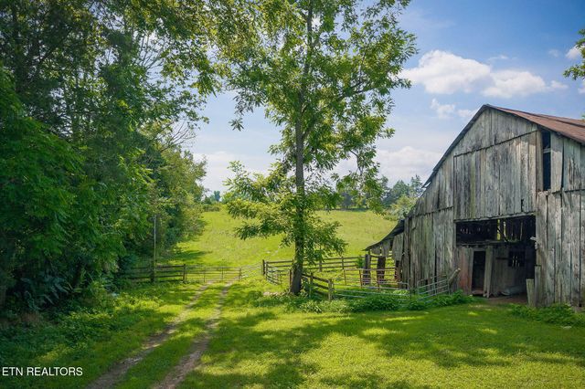 3908 Lost Creek Rd, Sparta, TN 38583