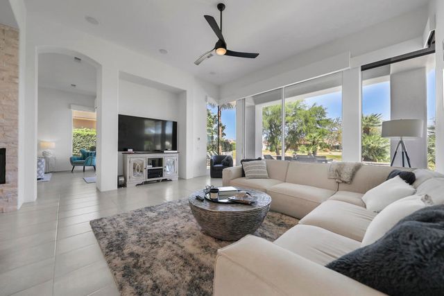 267 Loch Lomond Road, Rancho Mirage, CA 92270