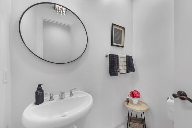 267 Loch Lomond Road, Rancho Mirage, CA 92270