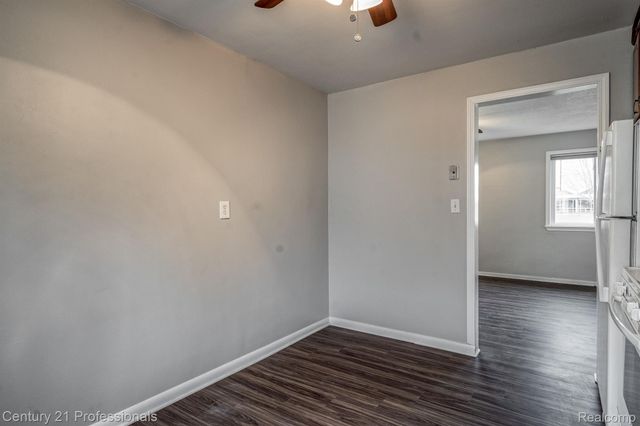 34038 CASEVILLE Court, Westland, MI 48186