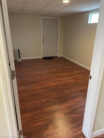 34038 CASEVILLE Court, Westland, MI 48186