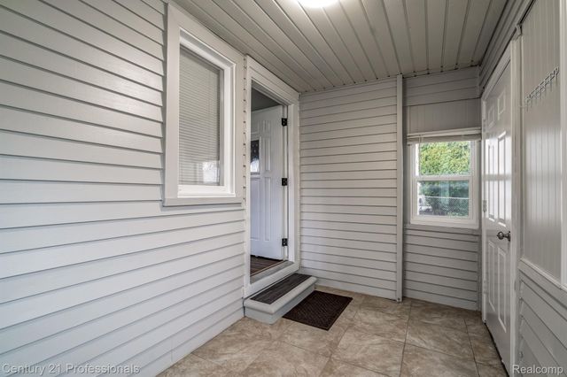 34038 CASEVILLE Court, Westland, MI 48186