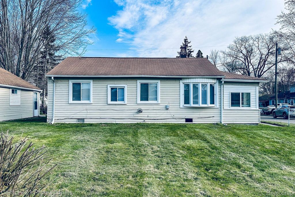 34038 CASEVILLE Court, Westland, MI 48186