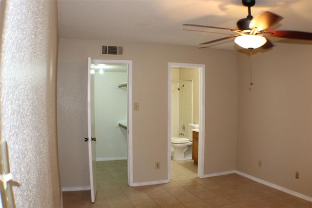 9700 Leawood Boulevard 1713, Houston, TX 77099