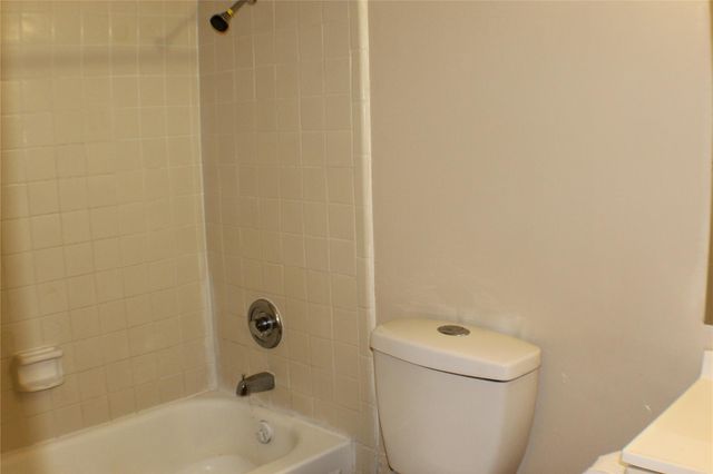 9700 Leawood Boulevard 1713, Houston, TX 77099