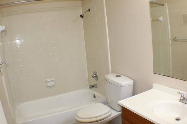9700 Leawood Boulevard 1713, Houston, TX 77099