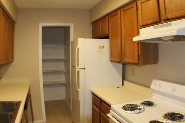 9700 Leawood Boulevard 1713, Houston, TX 77099