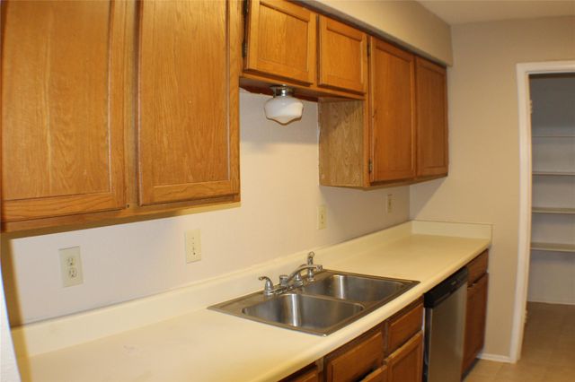 9700 Leawood Boulevard 1713, Houston, TX 77099