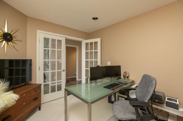 810 Foxcroft Circle SW, Rochester, MN 55902